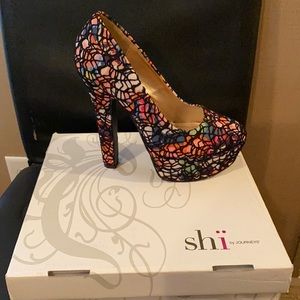 Shi by journeys  twisted black heels